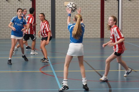 Korfbal C2  29 november-052.JPG